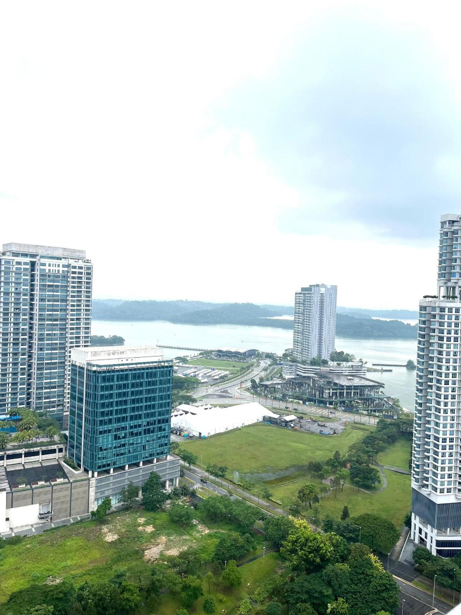 Almas Puteri Harbour Nusajaya Suite Room Exclusive Room 5 Min To Legoaland By Homespace 외부 사진